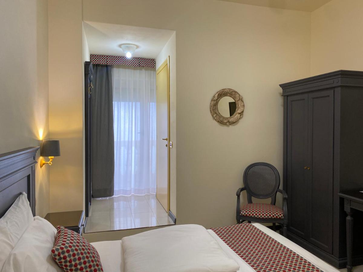 Hotel Estée Desenzano del Garda Exterior foto
